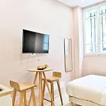 Petit Studio Confortable & Tranquille Paris 17Eme