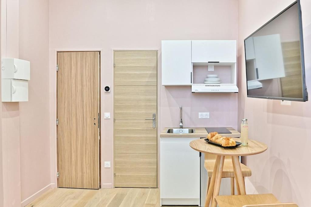 Petit Confortable & Tranquille 17eme Apartment *
